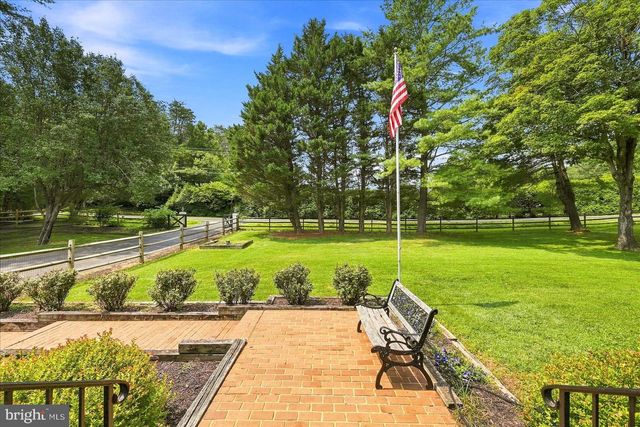 12194 HENDERSON RD, Clifton, VA 20124