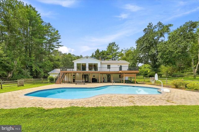 12194 HENDERSON RD, Clifton, VA 20124