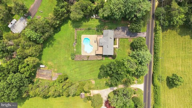 12194 HENDERSON RD, Clifton, VA 20124
