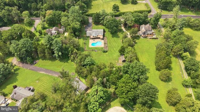 12194 HENDERSON RD, Clifton, VA 20124