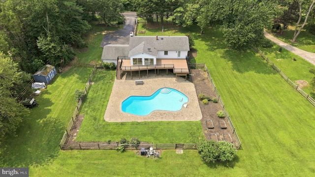 12194 HENDERSON RD, Clifton, VA 20124