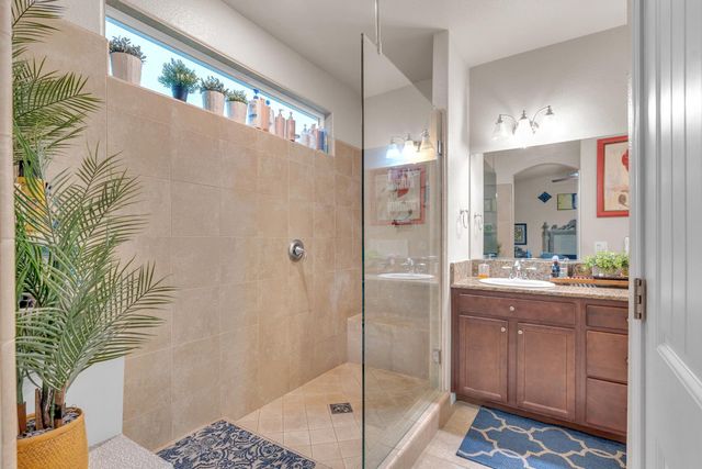 5302 W Homan Avenue, Fresno, CA 93722