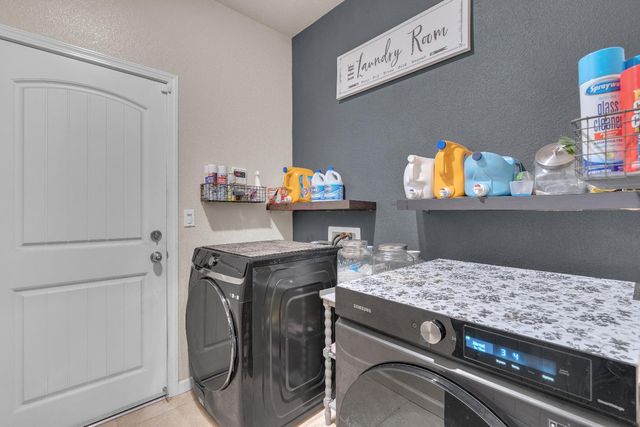 5302 W Homan Avenue, Fresno, CA 93722