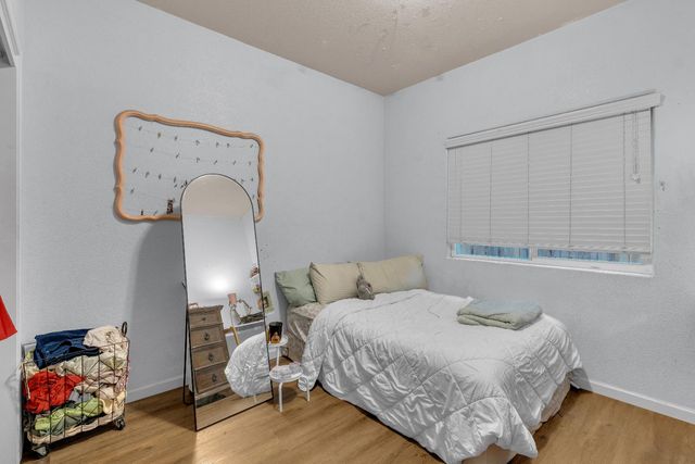 5302 W Homan Avenue, Fresno, CA 93722