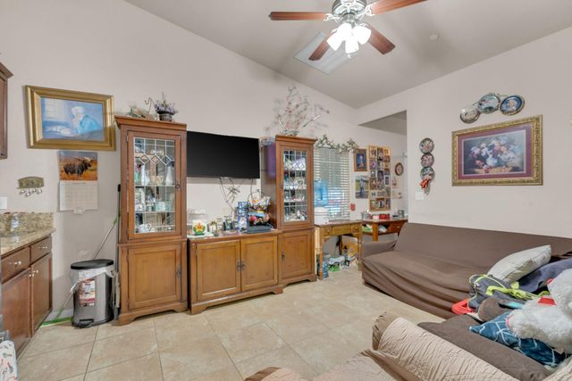 5302 W Homan Avenue, Fresno, CA 93722