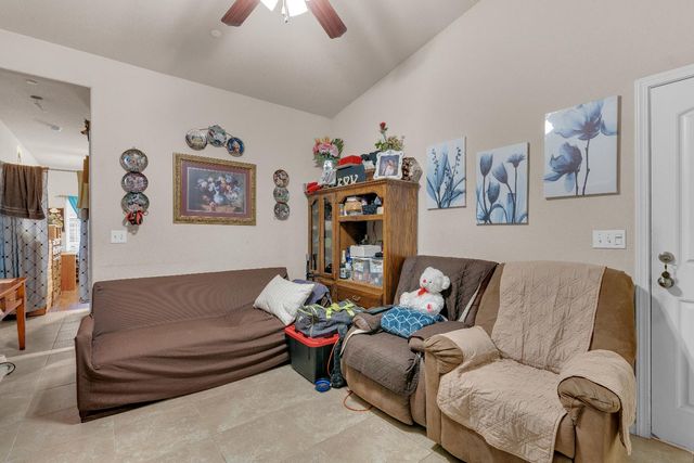 5302 W Homan Avenue, Fresno, CA 93722