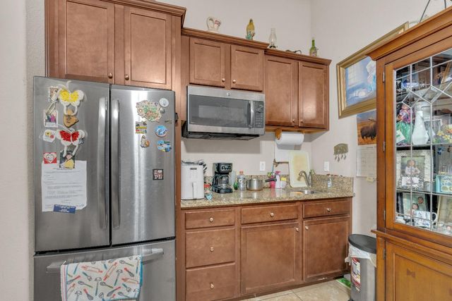 5302 W Homan Avenue, Fresno, CA 93722