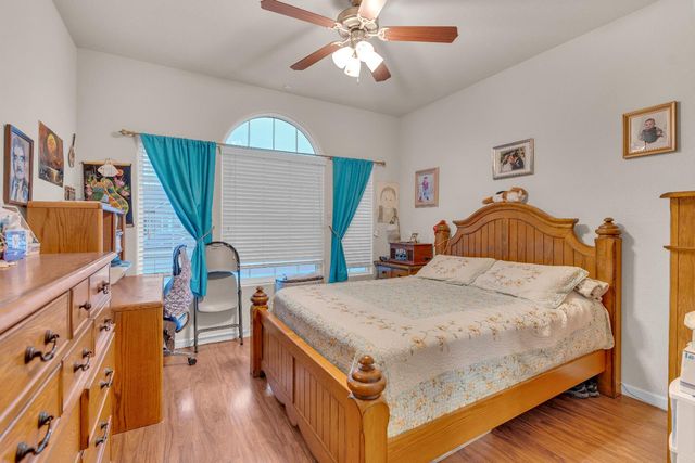 5302 W Homan Avenue, Fresno, CA 93722