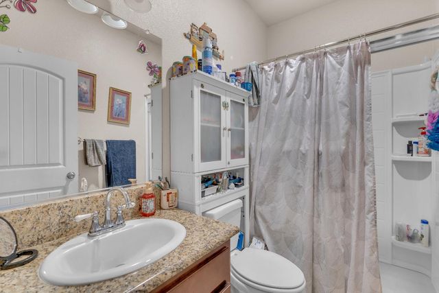 5302 W Homan Avenue, Fresno, CA 93722