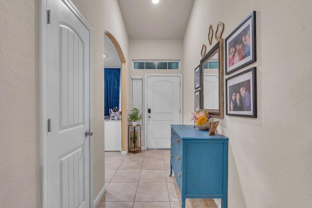 5302 W Homan Avenue, Fresno, CA 93722