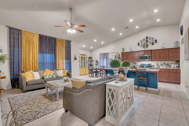 5302 W Homan Avenue, Fresno, CA 93722