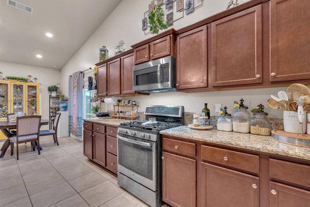 5302 W Homan Avenue, Fresno, CA 93722