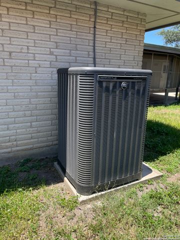 6343 Pickering, Leon Valley, TX 78238