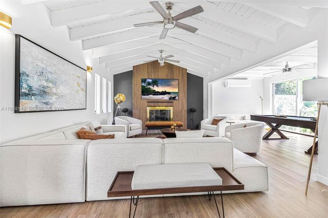 18490 SW 83rd Pl, Cutler Bay, FL 33157