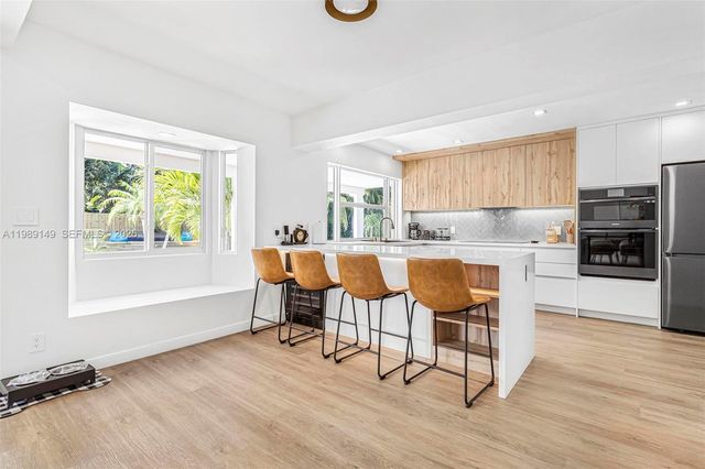 18490 SW 83rd Pl, Cutler Bay, FL 33157