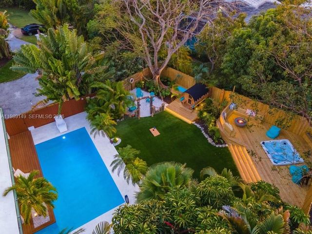 18490 SW 83rd Pl, Cutler Bay, FL 33157