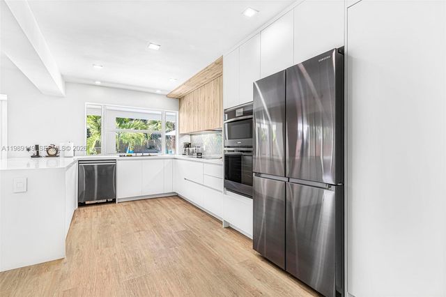 18490 SW 83rd Pl, Cutler Bay, FL 33157