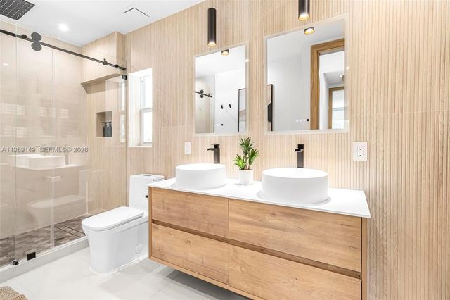 18490 SW 83rd Pl, Cutler Bay, FL 33157