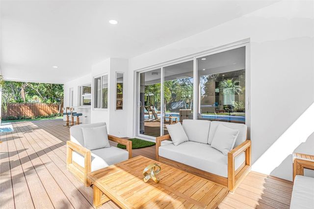 18490 SW 83rd Pl, Cutler Bay, FL 33157