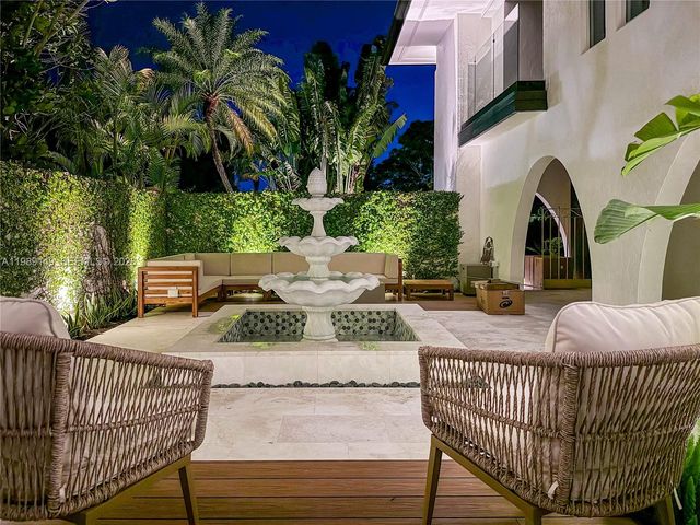 18490 SW 83rd Pl, Cutler Bay, FL 33157