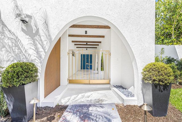 18490 SW 83rd Pl, Cutler Bay, FL 33157