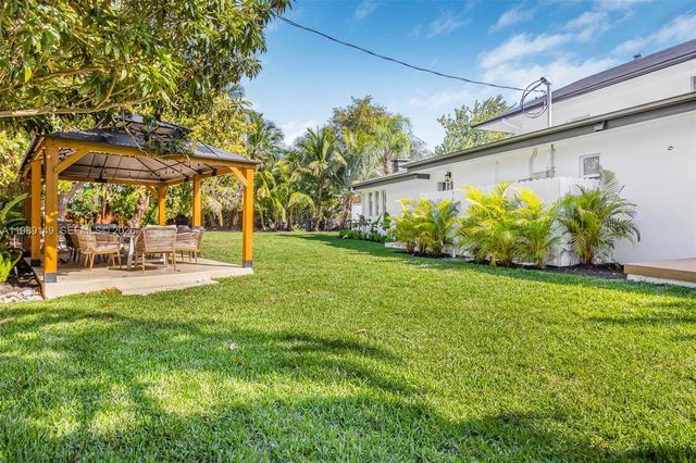 18490 SW 83rd Pl, Cutler Bay, FL 33157