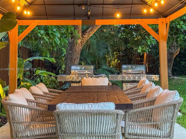 18490 SW 83rd Pl, Cutler Bay, FL 33157