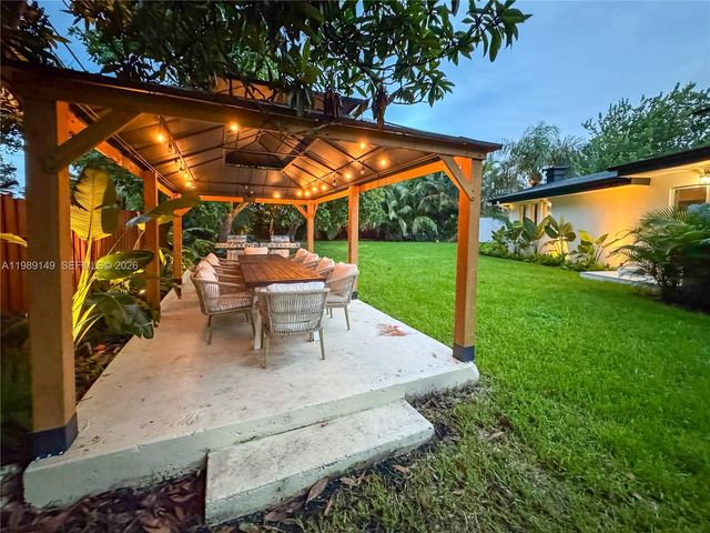 18490 SW 83rd Pl, Cutler Bay, FL 33157