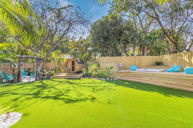 18490 SW 83rd Pl, Cutler Bay, FL 33157