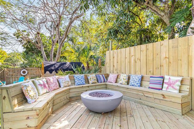 18490 SW 83rd Pl, Cutler Bay, FL 33157