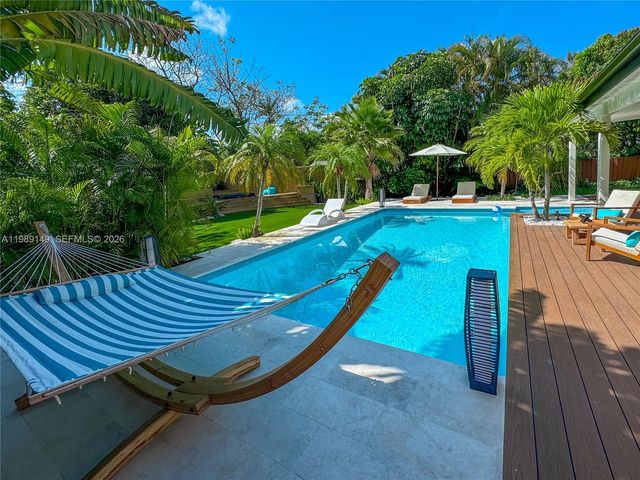 18490 SW 83rd Pl, Cutler Bay, FL 33157