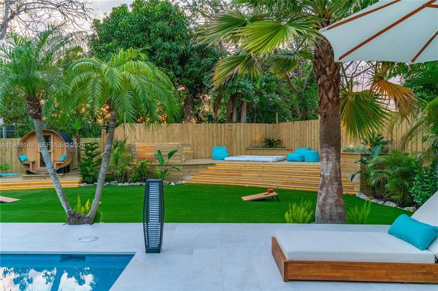 18490 SW 83rd Pl, Cutler Bay, FL 33157