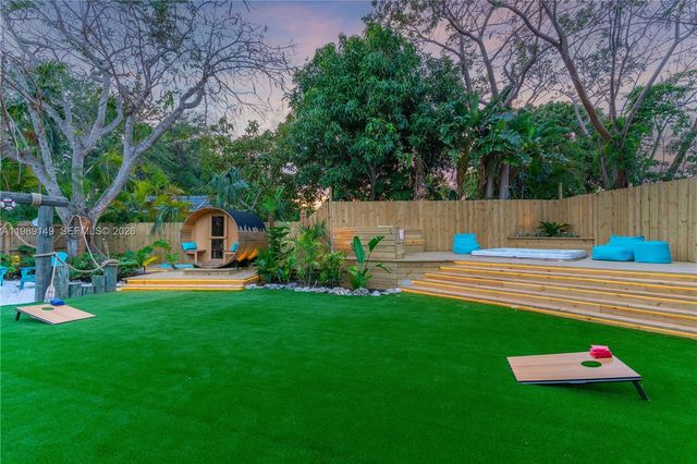 18490 SW 83rd Pl, Cutler Bay, FL 33157