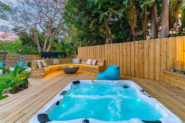 18490 SW 83rd Pl, Cutler Bay, FL 33157