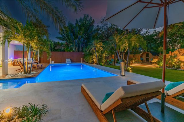 18490 SW 83rd Pl, Cutler Bay, FL 33157