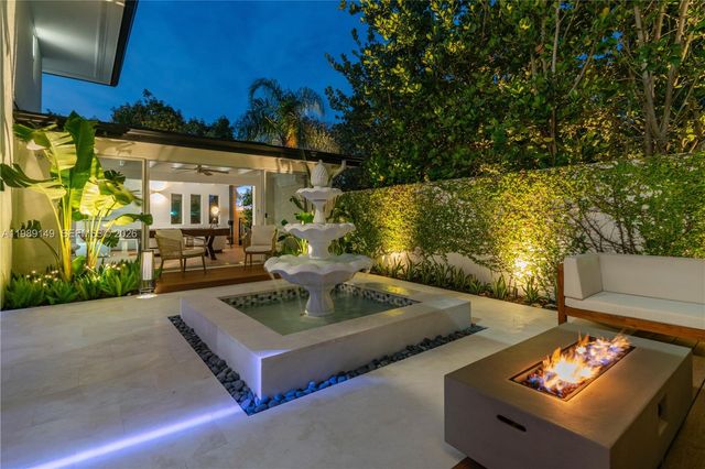 18490 SW 83rd Pl, Cutler Bay, FL 33157