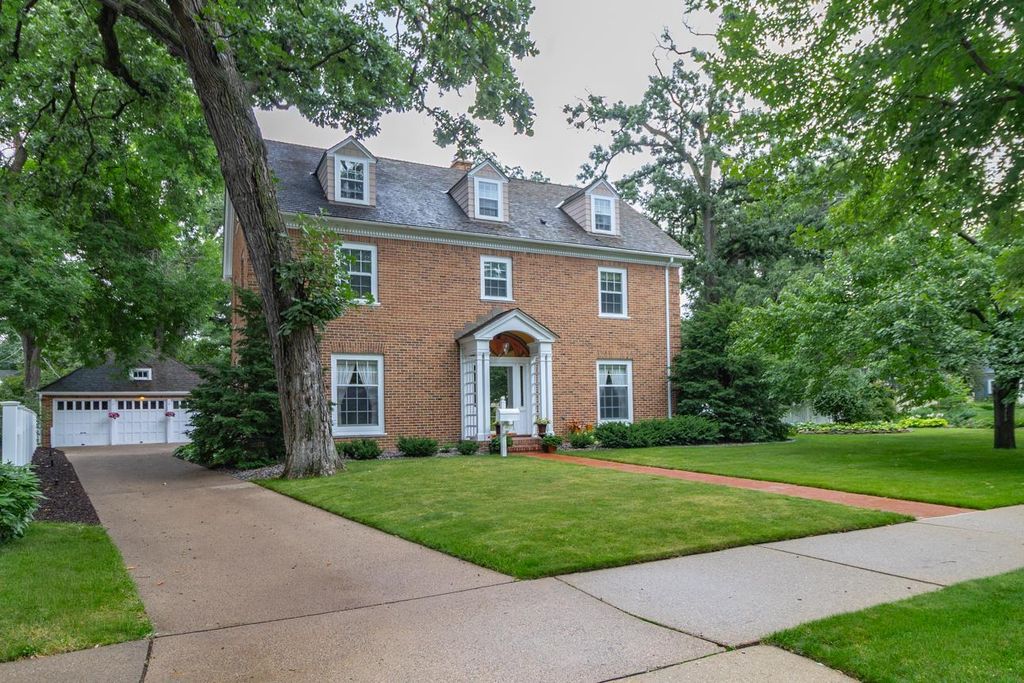 3655 47th Avenue S, Minneapolis, MN 55406