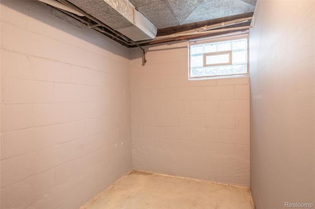 785 Kenilworth Avenue, Pontiac, MI 48340