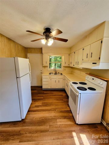 14 Oteen Church Road, Asheville, NC 28805