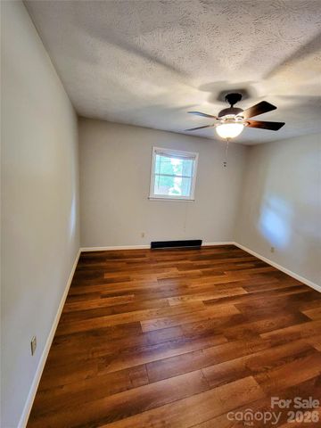 14 Oteen Church Road, Asheville, NC 28805