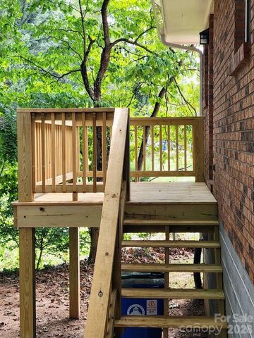 14 Oteen Church Road, Asheville, NC 28805