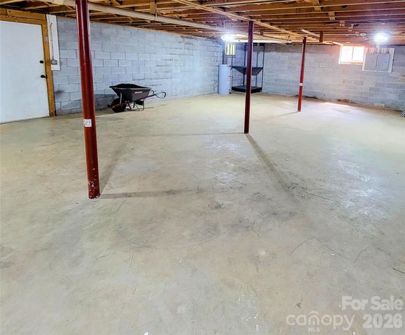 14 Oteen Church Road, Asheville, NC 28805