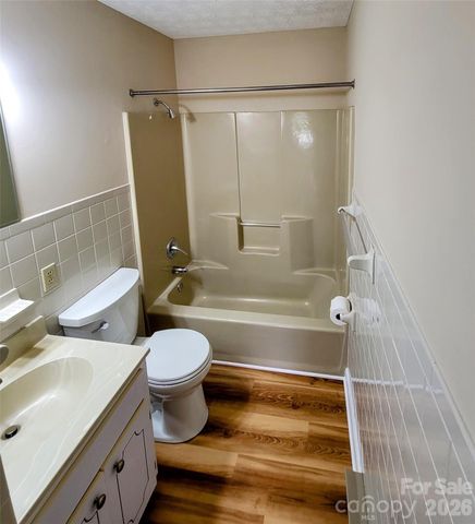 14 Oteen Church Road, Asheville, NC 28805