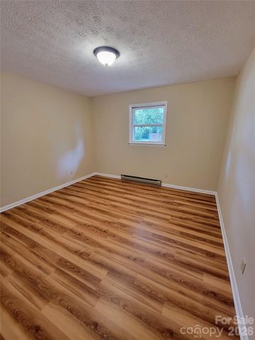 14 Oteen Church Road, Asheville, NC 28805