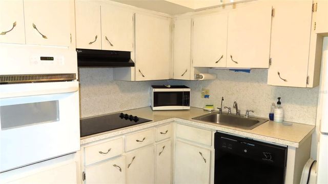 2457 ECUADORIAN WAY 85, Clearwater, FL 33763