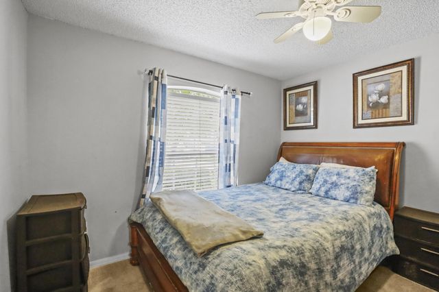 2631 SW 12th Sq Square SW, Vero Beach, FL 32968