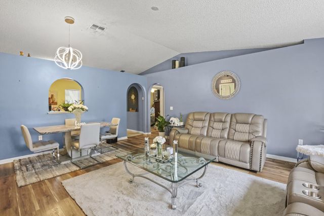 2631 SW 12th Sq Square SW, Vero Beach, FL 32968