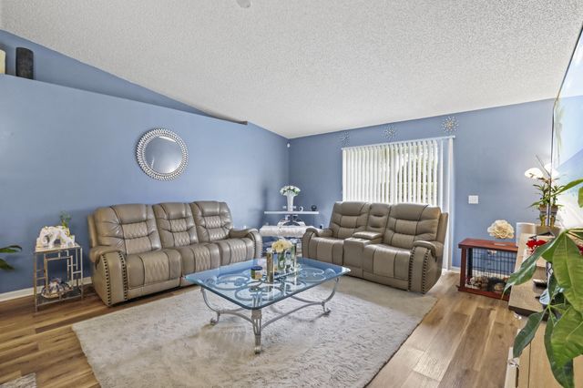 2631 SW 12th Sq Square SW, Vero Beach, FL 32968