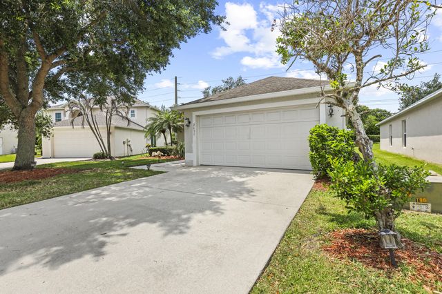 2631 SW 12th Sq Square SW, Vero Beach, FL 32968