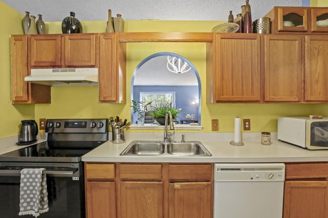 2631 SW 12th Sq Square SW, Vero Beach, FL 32968
